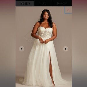 Stunning David's Bridal White Strapless Wedding Dress